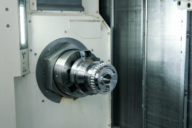 複雑で特殊なネジを作る場合は複合旋盤を持っている業者にオーダーを