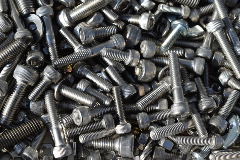 仕入れ・調達・加工に注意。使用場所によってボルトの材質を変える