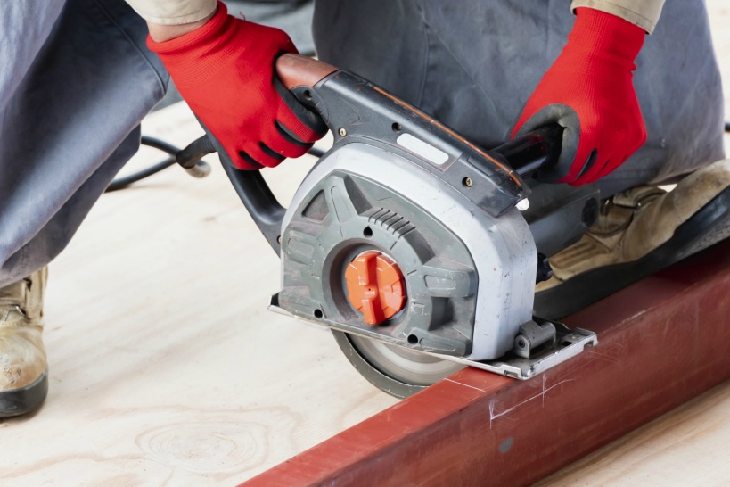 個人の持ち込みを積極的に引き受けているところは注意が必要