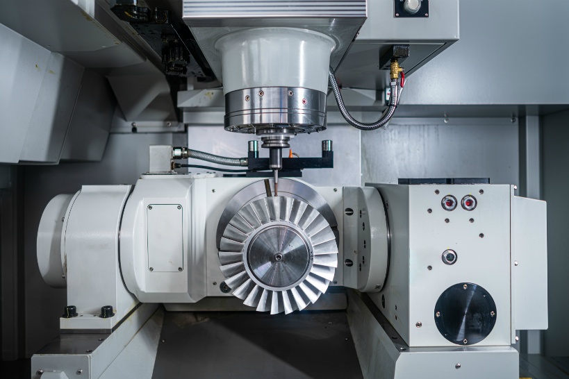 大阪でマシニング加工を探している方は、短納期が自信のフィリールへ