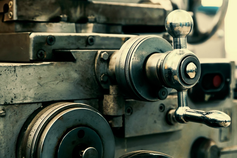 汎用旋盤の写真