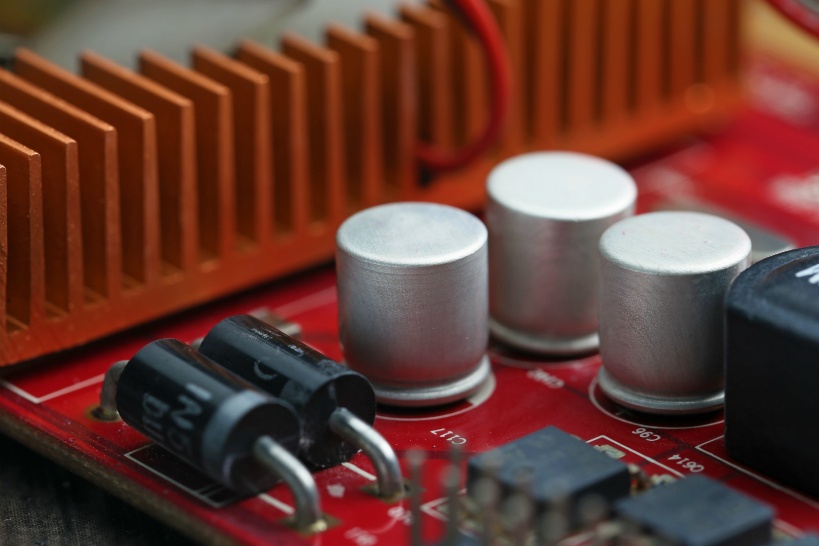 半導体部品はNC旋盤加工機だけでは不十分の可能性が高い