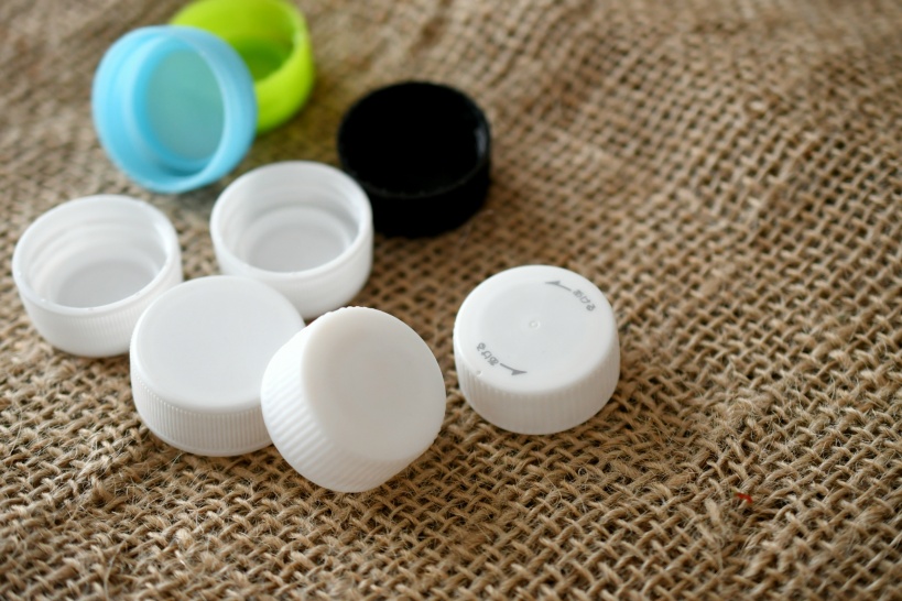 樹脂とプラスチック、フッ素樹脂は何が違う?