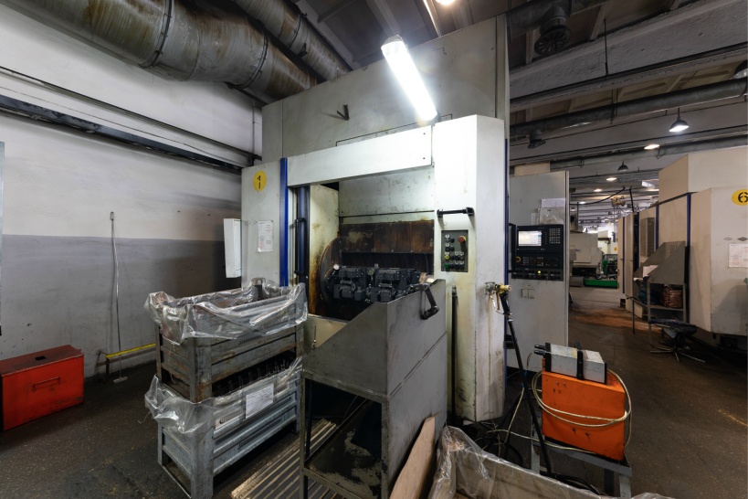 樹脂の切削はマシニングセンタや複合加工機を有する業者に依頼する