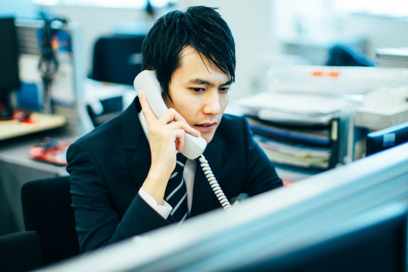 金属・樹脂の材料販売をしている製作所に依頼すれば1個から安くしてくれる