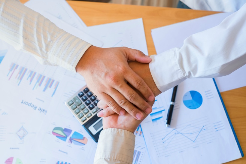 フィリールではあらゆる金属加工工程を受注。すべての製作所の進捗を一元管理可能